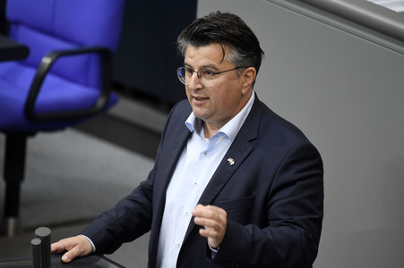 19 Sitzung des Deutschen Bundestages in Berlin