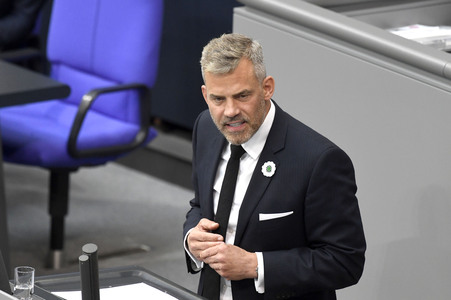 19 Sitzung des Deutschen Bundestages in Berlin