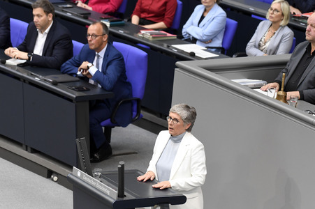 19 Sitzung des Deutschen Bundestages in Berlin