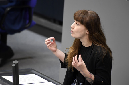 19 Sitzung des Deutschen Bundestages in Berlin