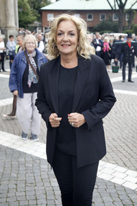 Öffentliche Gedenkfeier für Carlo von Tiedemann in Hamburg