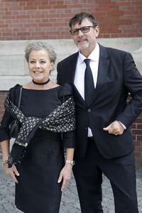 Öffentliche Gedenkfeier für Carlo von Tiedemann in Hamburg