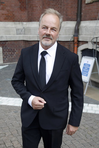 Öffentliche Gedenkfeier für Carlo von Tiedemann in Hamburg