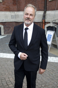 Öffentliche Gedenkfeier für Carlo von Tiedemann in Hamburg