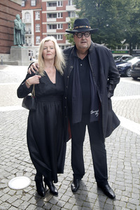 Öffentliche Gedenkfeier für Carlo von Tiedemann in Hamburg