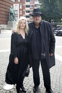 Öffentliche Gedenkfeier für Carlo von Tiedemann in Hamburg