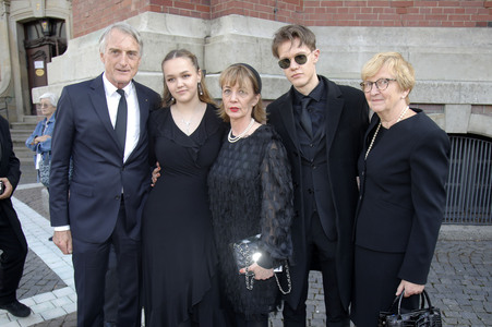 Öffentliche Gedenkfeier für Carlo von Tiedemann in Hamburg