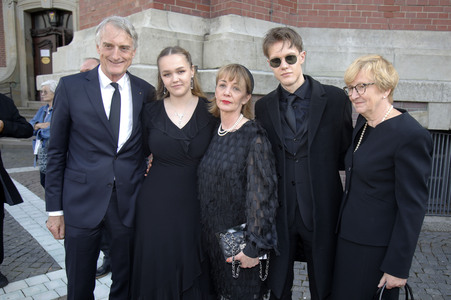 Öffentliche Gedenkfeier für Carlo von Tiedemann in Hamburg