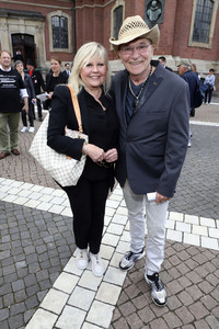 Öffentliche Gedenkfeier für Carlo von Tiedemann in Hamburg