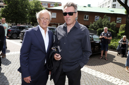 Öffentliche Gedenkfeier für Carlo von Tiedemann in Hamburg