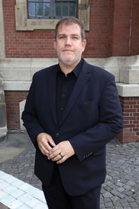 Öffentliche Gedenkfeier für Carlo von Tiedemann in Hamburg