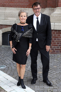 Öffentliche Gedenkfeier für Carlo von Tiedemann in Hamburg