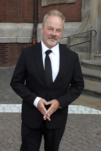 Öffentliche Gedenkfeier für Carlo von Tiedemann in Hamburg