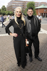 Öffentliche Gedenkfeier für Carlo von Tiedemann in Hamburg