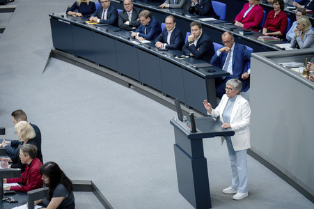 19 Sitzung des Deutschen Bundestages in Berlin