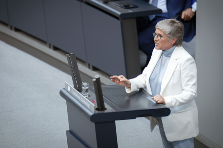 19 Sitzung des Deutschen Bundestages in Berlin