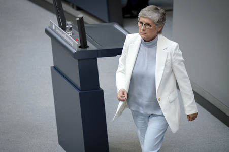 19 Sitzung des Deutschen Bundestages in Berlin