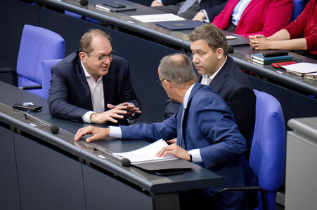 19 Sitzung des Deutschen Bundestages in Berlin