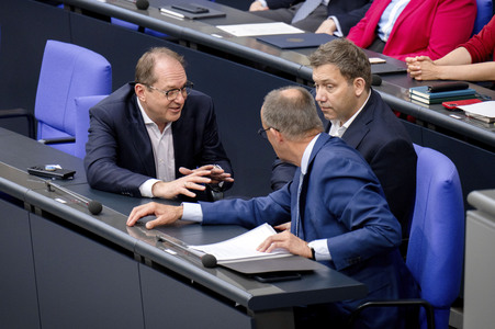 19 Sitzung des Deutschen Bundestages in Berlin