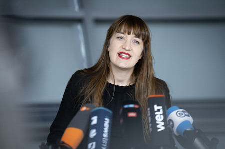 19 Sitzung des Deutschen Bundestages in Berlin