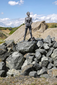 NATURE ART: Black Stones Bodypainting
