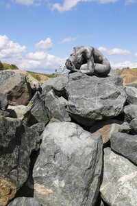 NATURE ART: Black Stones Bodypainting