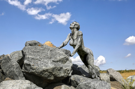 NATURE ART: Black Stones Bodypainting