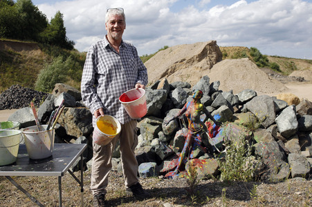 NATURE ART: Black Stones Bodypainting