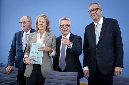 Bundespressekonferenz 'Abschlussbericht der Initiative für einen handlungsfähigen Staat' in Berlin