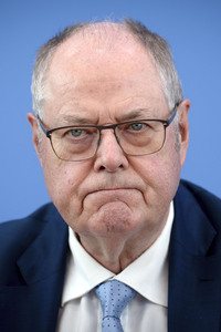 Bundespressekonferenz 'Abschlussbericht der Initiative für einen handlungsfähigen Staat' in Berlin