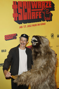 Filmpremiere '#SchwarzeSchafe' in Berlin