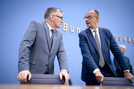 Bundespressekonferenz 'Aktuelle Themen der Innen- und Außenpolitik' in Berlin