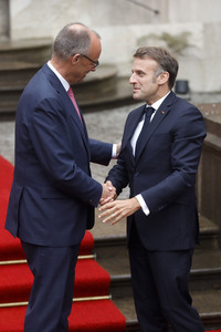 Empfang des französischen Staatspräsidenten in Berlin