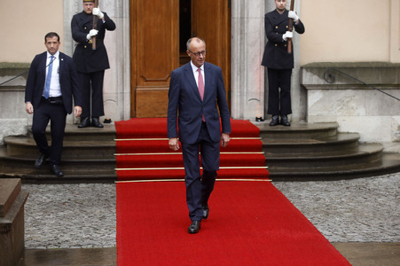 Empfang des französischen Staatspräsidenten in Berlin