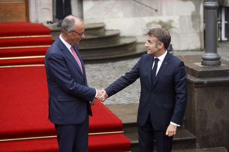 Empfang des französischen Staatspräsidenten in Berlin