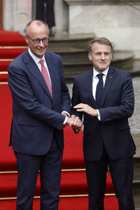 Empfang des französischen Staatspräsidenten in Berlin