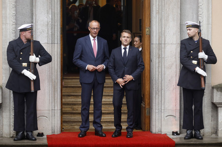 Empfang des französischen Staatspräsidenten in Berlin