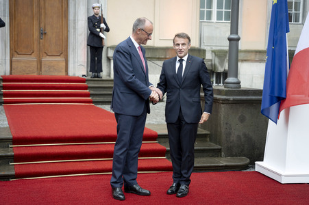 Empfang des französischen Staatspräsidenten in Berlin