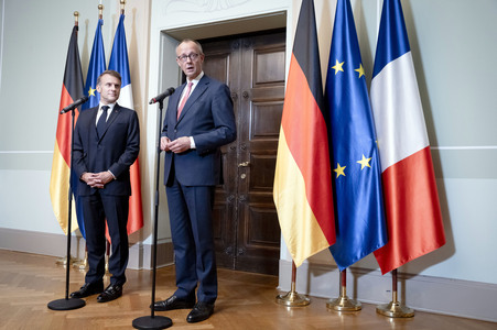 Empfang des französischen Staatspräsidenten in Berlin