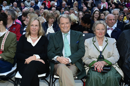 Theaterpremiere 'Jedermann' bei den Thurn und Taxis Schlossfestspielen in Regensburg