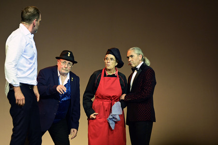 Theaterpremiere 'Jedermann' bei den Thurn und Taxis Schlossfestspielen in Regensburg