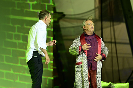 Theaterpremiere 'Jedermann' bei den Thurn und Taxis Schlossfestspielen in Regensburg