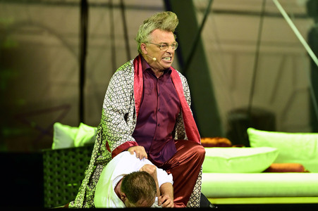 Theaterpremiere 'Jedermann' bei den Thurn und Taxis Schlossfestspielen in Regensburg