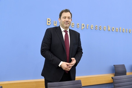 Bundespressekonferenz 'Regierungsentwurf des Bundeshaushalts 2026 und Finanzplan 2027-2029' in Berlin