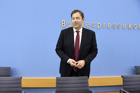 Bundespressekonferenz 'Regierungsentwurf des Bundeshaushalts 2026 und Finanzplan 2027-2029' in Berlin