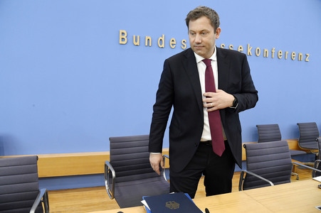 Bundespressekonferenz 'Regierungsentwurf des Bundeshaushalts 2026 und Finanzplan 2027-2029' in Berlin
