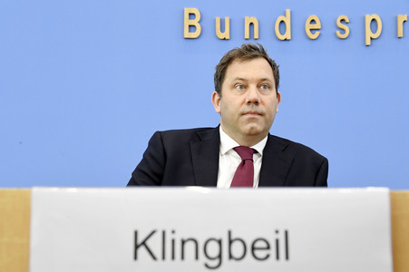 Bundespressekonferenz 'Regierungsentwurf des Bundeshaushalts 2026 und Finanzplan 2027-2029' in Berlin