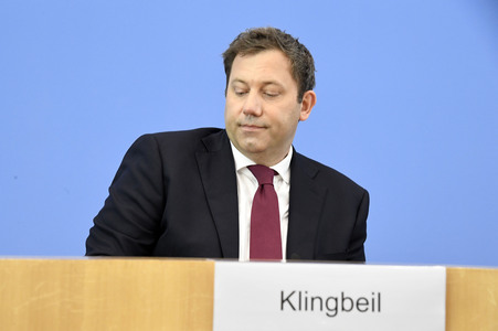 Bundespressekonferenz 'Regierungsentwurf des Bundeshaushalts 2026 und Finanzplan 2027-2029' in Berlin