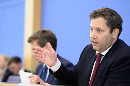 Bundespressekonferenz 'Regierungsentwurf des Bundeshaushalts 2026 und Finanzplan 2027-2029' in Berlin