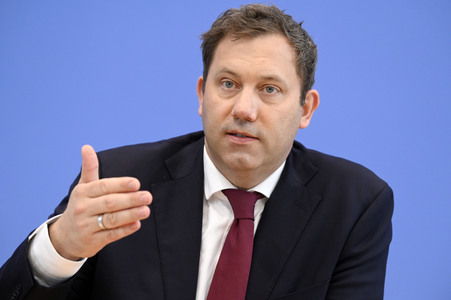 Bundespressekonferenz 'Regierungsentwurf des Bundeshaushalts 2026 und Finanzplan 2027-2029' in Berlin